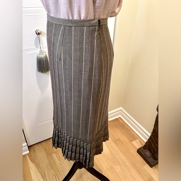 Y2K,  Nygård Collection Petites greyish brown/pink pinstripe accordion hem skirt - Picture 5 of 13